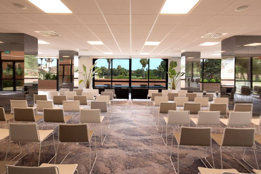 Sala Las Marismas donde se realizarán las charlas técnicas en la sede de La Leyenda de Tartessos.